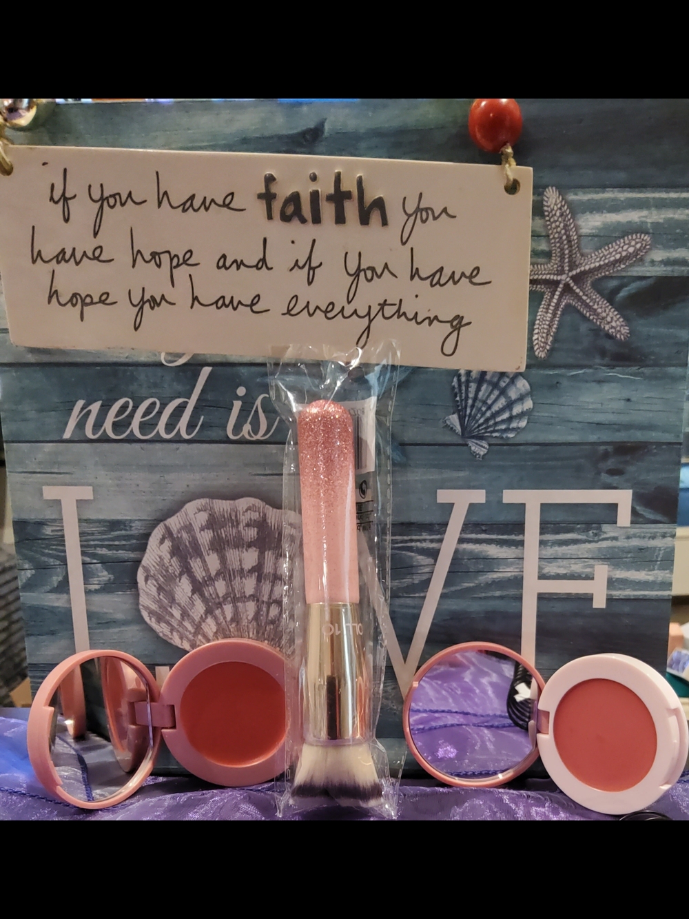 Doll 10 Glitter Makeup Brush with Pink Cream Blush Duo
